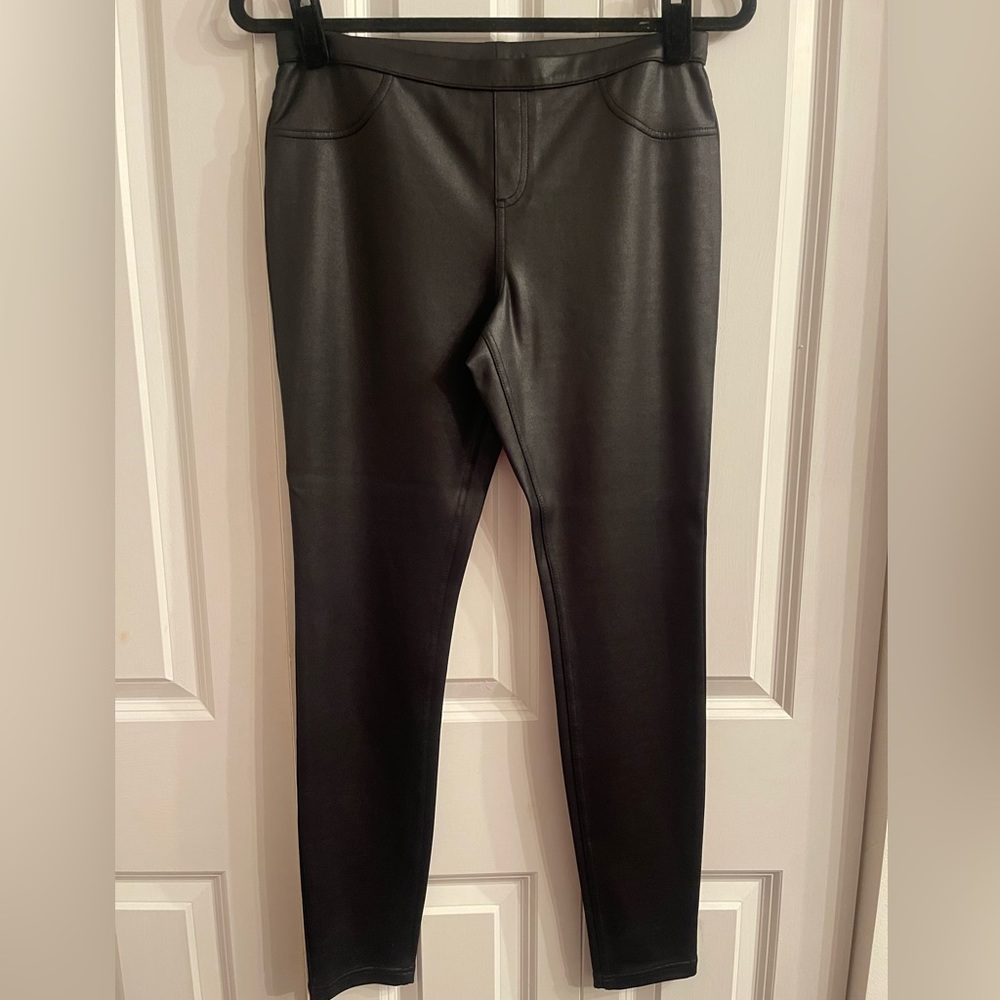 Simply Vera Wang Faux leather leggings